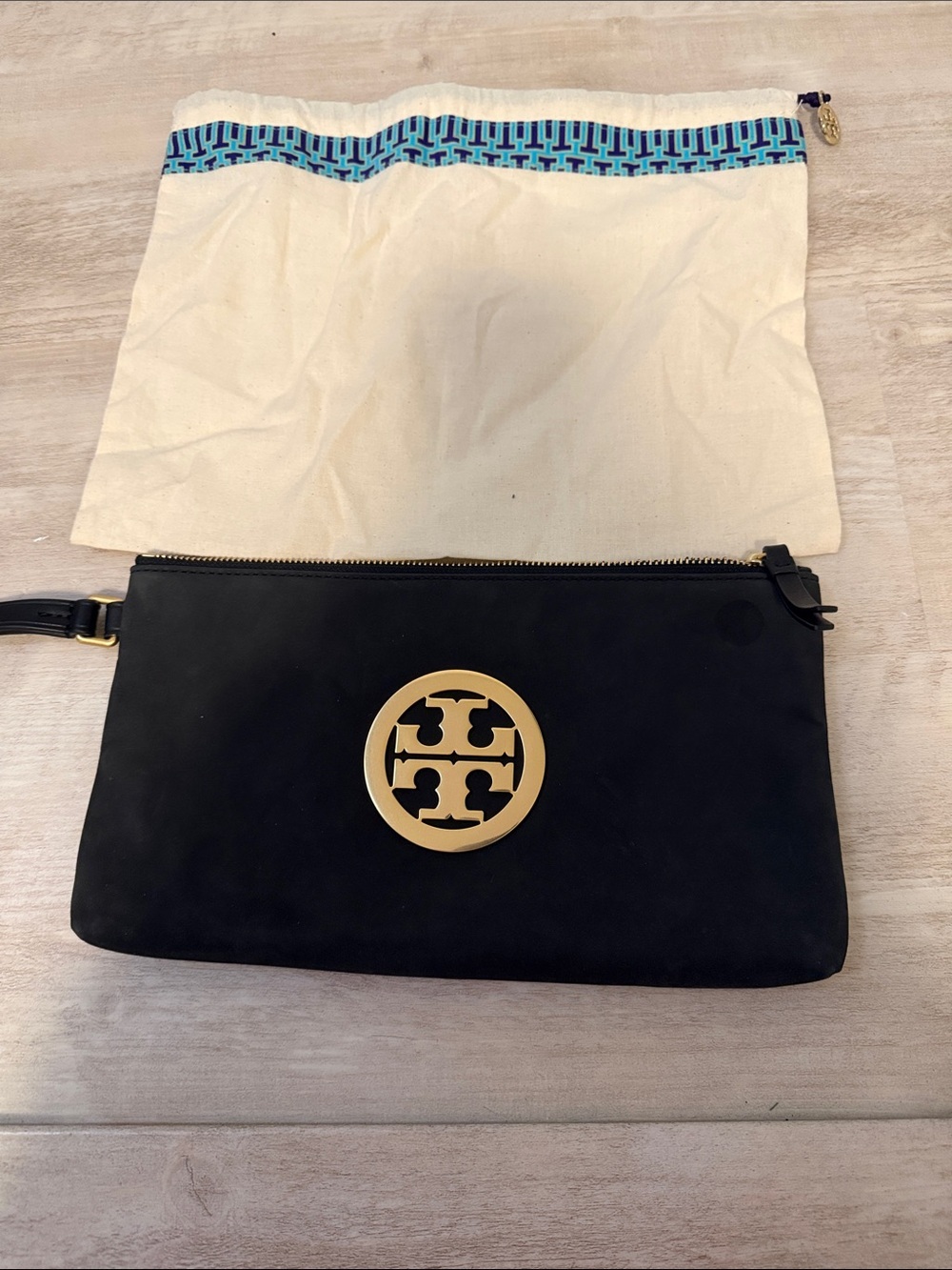 Tory Burch Black Suede Clutch with Gold Logo Medallion - Picture 6 of 6